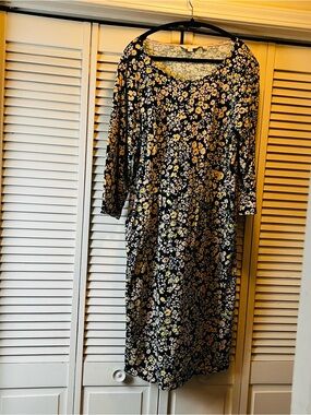 Boden l Classic l Elegant & Versatile 
Black Floral Midi Dress